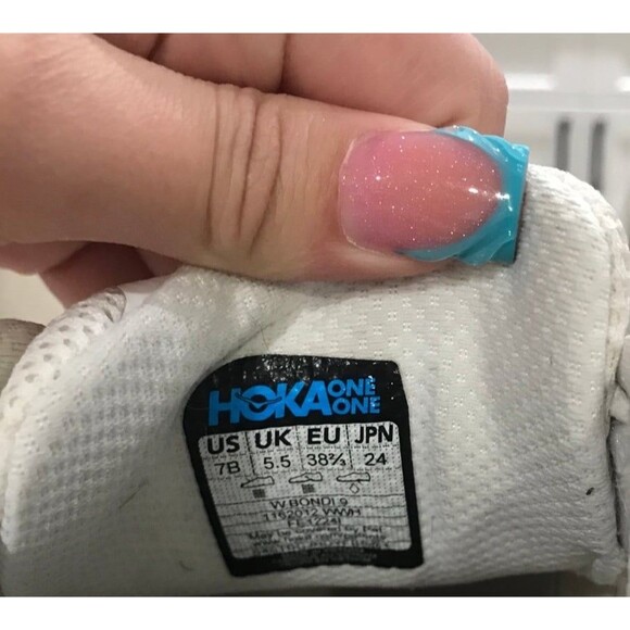 Hoka white bondi 9 sneakers *read description * - Picture 4 of 10